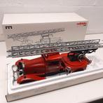 Brandweerwagen - Marklin met metalen uitschuifbare ladder, Hobby & Loisirs créatifs, Voitures miniatures | 1:5 à 1:12, Enlèvement