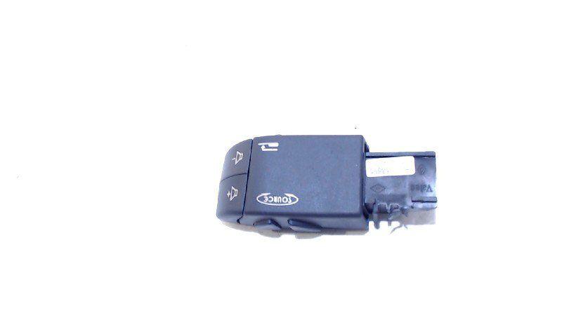 Radio bediening Renault Clio, Enlèvement ou Envoi, Van der Ven Autorecycling B.V., Onderdelen@venauto.nl, Ettenseweg 76, 4706 PB Roosendaal, The Netherlands