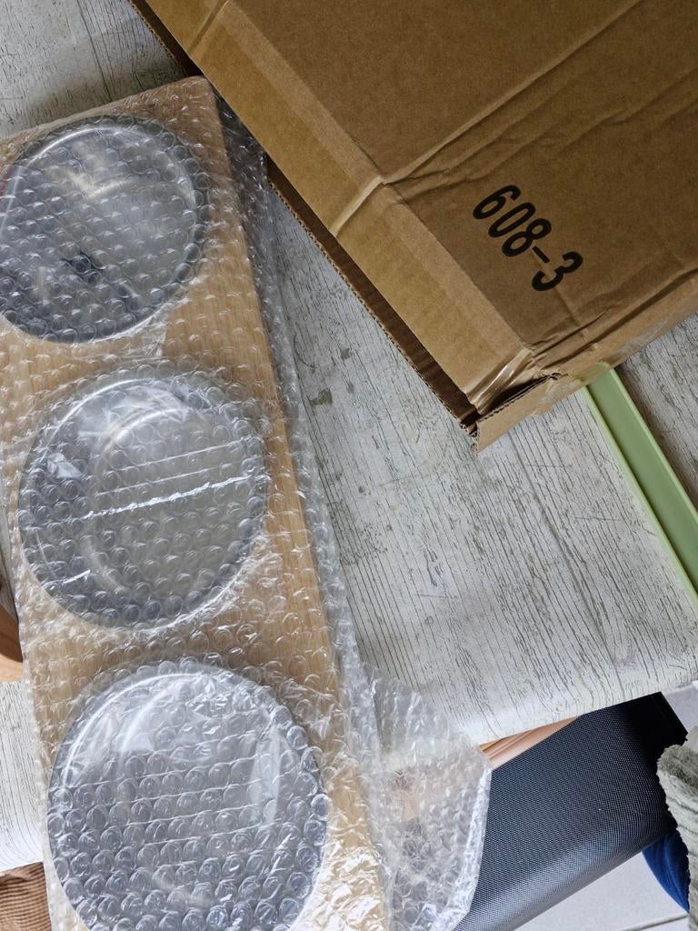 Drink of eten bakjes staat nieuw staat op pootjes, Dieren en Toebehoren, Ophalen