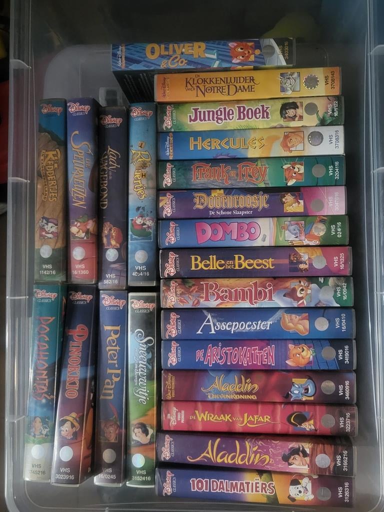 23 Disney VHS video films, Ophalen
