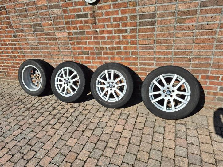 jante de voiture avec pneus d'hiver, Autos : Pièces & Accessoires, Pneus & Jantes, Pneus et Jantes, Pneus hiver, 16 pouces, 205 mm