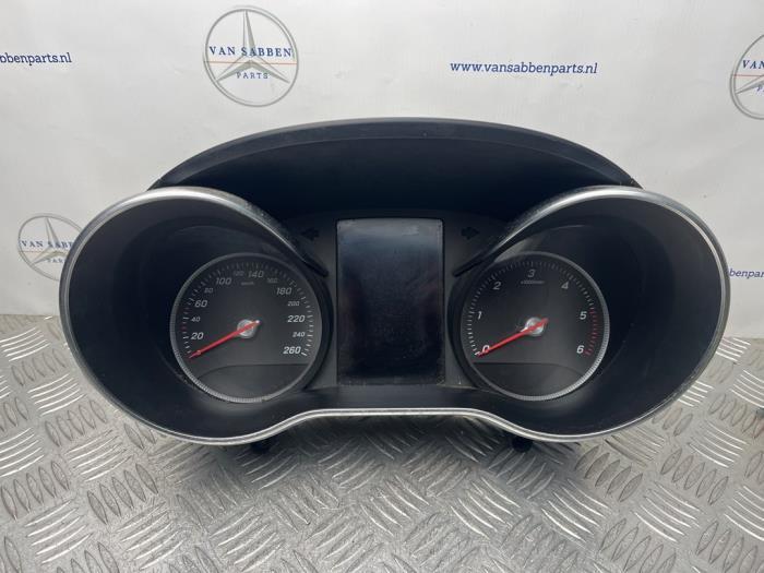 Kilometerteller KM van een Mercedes C-Klasse, Gebruikt, -, -, -
