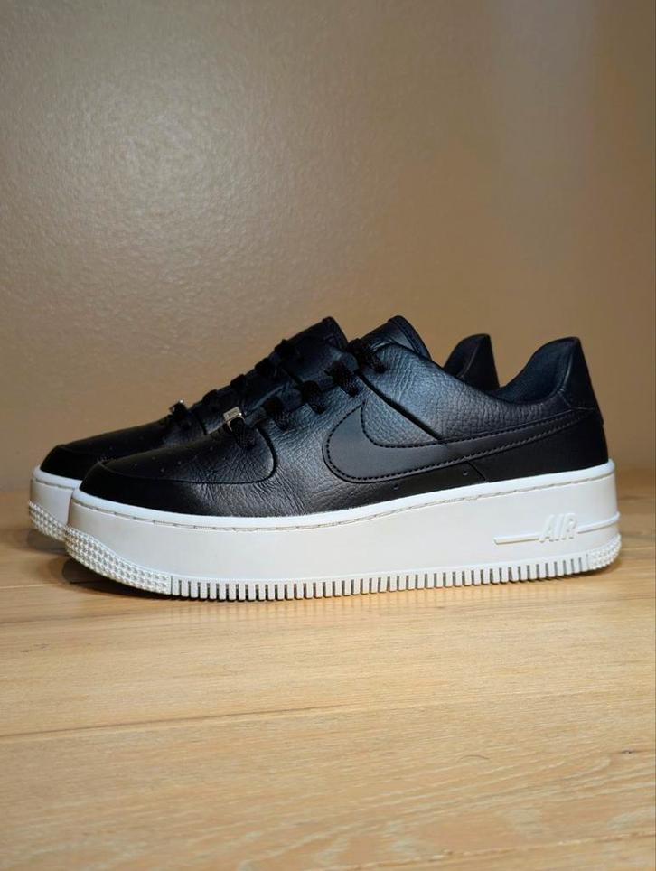 Nike Air Force 1 Sage Low Black - Maat 38, Kleding | Dames, Schoenen, Zo goed als nieuw, Sneakers, Zwart, Ophalen of Verzenden