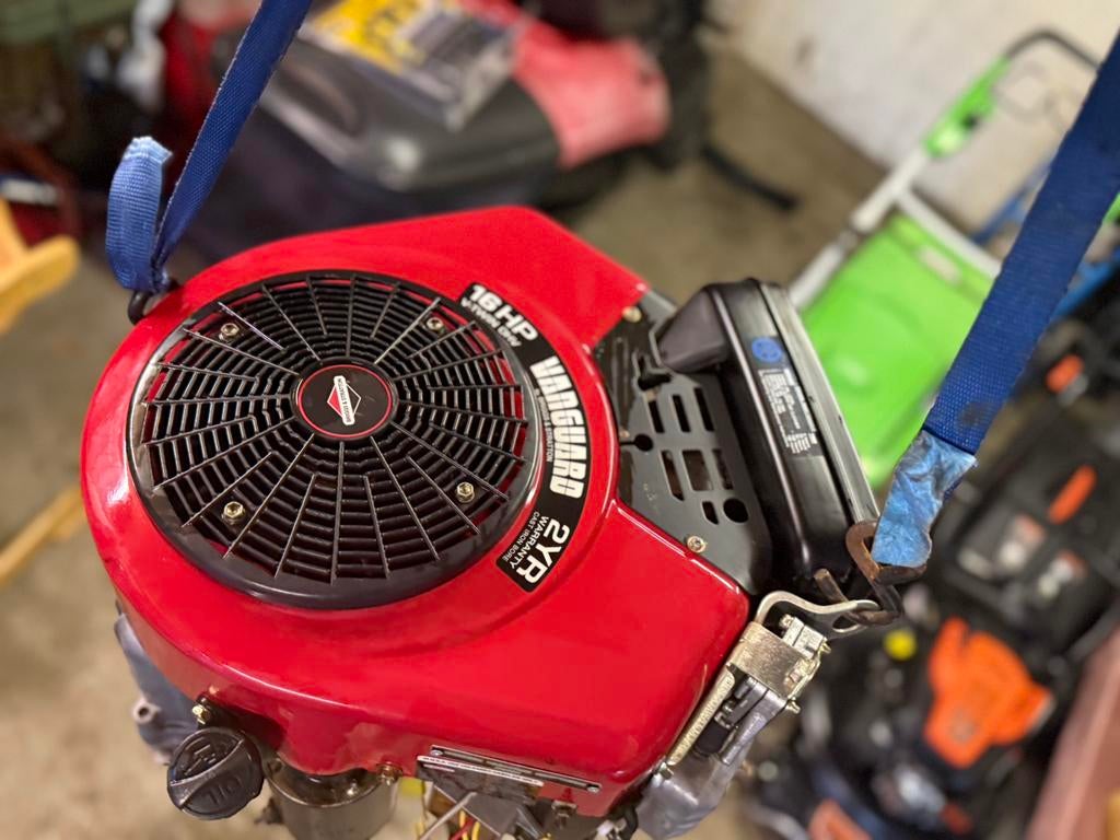 Briggs & Stratton 16HP I/C motor – 2 cilinder (V-Twin), Bricolage & Construction, Moteurs, Enlèvement, Comme neuf