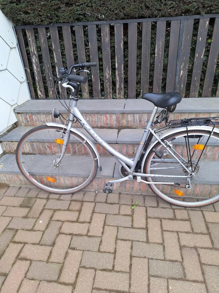 Dames fiets., Ophalen