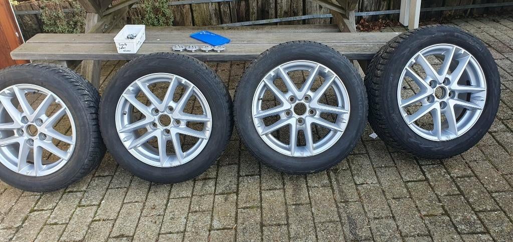4 Jantes Toyota + Pneus neige, Auto-onderdelen, Banden en Velgen, Banden en Velgen, Winterbanden, 16 inch, 205 mm, Personenwagen