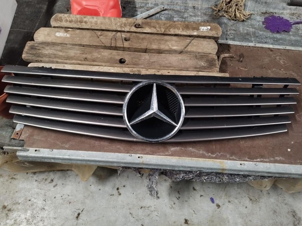 Mercedes SL R129 Grill, Ophalen