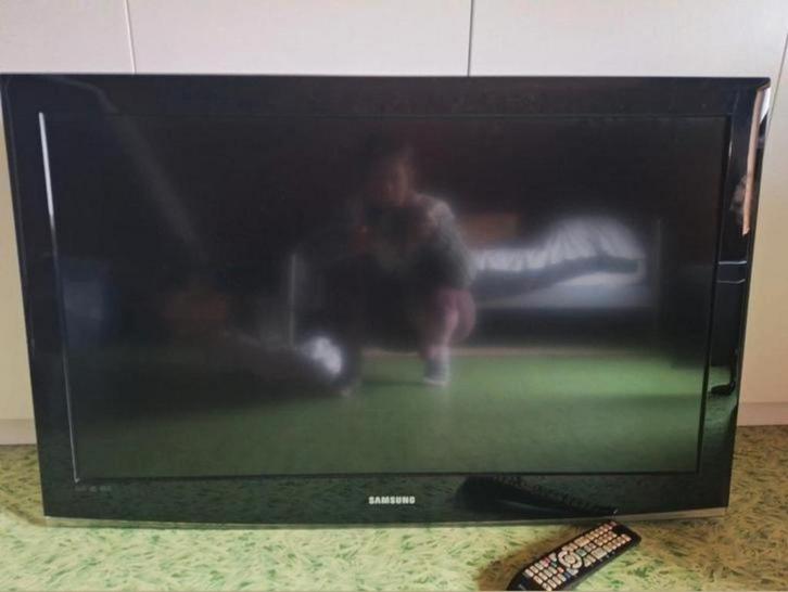 Téléviseur Samsung 40 pouces avec télécommande, TV, Hi-fi & Vidéo, Télévisions, Enlèvement