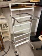 Kleding rek, Enlèvement