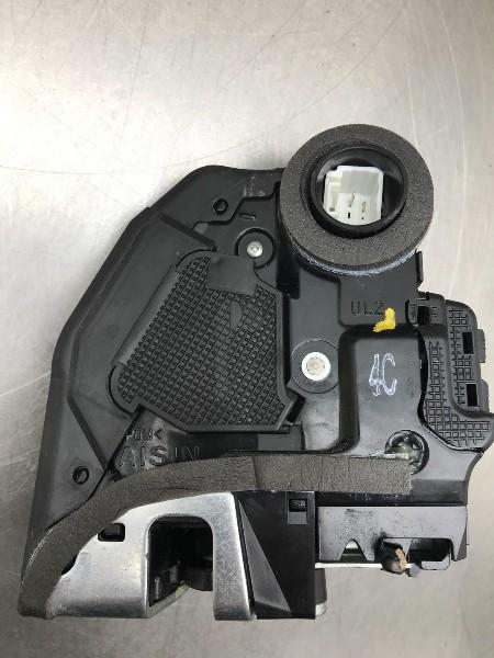 SERRURE DE PORTE RODS ARRIÈRE GAUCHE Toyota Auris (E18), Utilisé, Toyota