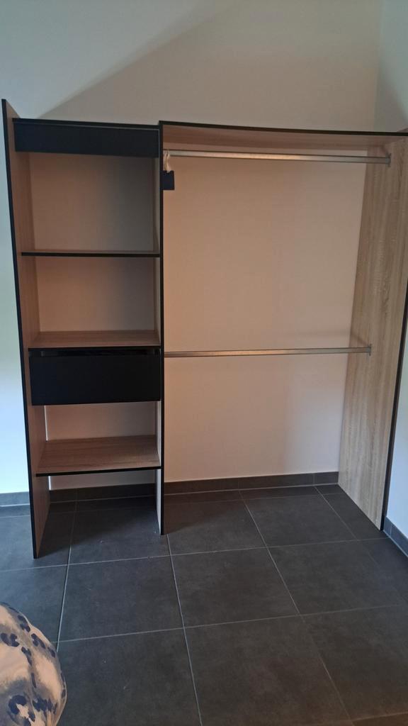 Armoire (avec rideau inclus), Maison & Meubles, Armoires | Armoires à porte coulissante & Armoires à archives, Enlèvement