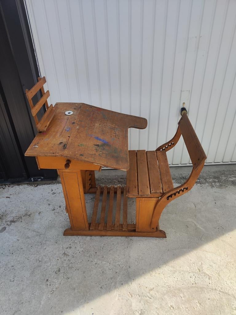 Ancien pupitre d' écoliers évolutif, Ophalen