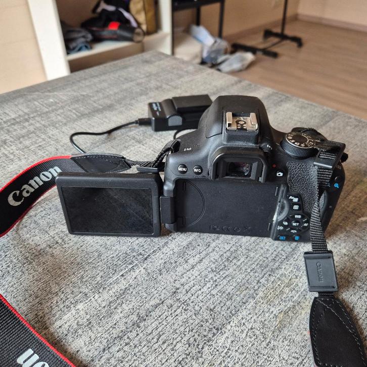 Canon EOS 750D DSLR Kit with STM Lens, TV, Hi-fi & Vidéo, Appareils photo numériques, Utilisé, Canon, Moins de 4 fois, Enlèvement ou Envoi