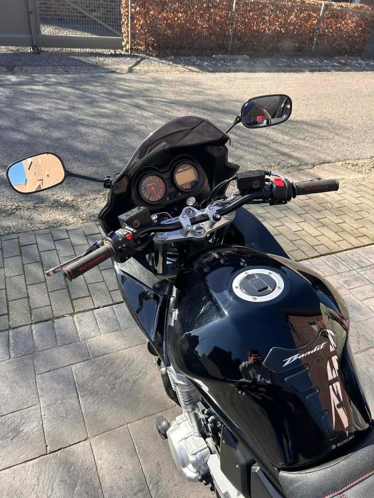 Moto  suzuki 650 de 2011, Permis Moto A, Tourisme, 4 cm³, Occasion