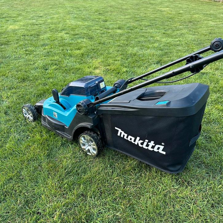 Makita DLM432 accu grasmaaier 43 cm – 2x18V (zonder accu’s), Jardin & Terrasse, Tondeuses à gazon, Utilisé, Tondeuses à gazon sur batterie