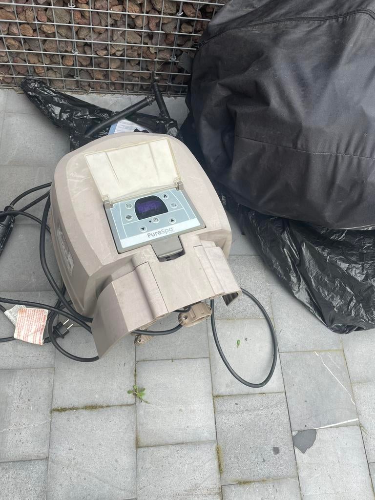 Intex jacuzzi, Tuin en Terras, Bubbelbaden en Hottubs, Ophalen, Gebruikt, Filter, Opblaasbaar