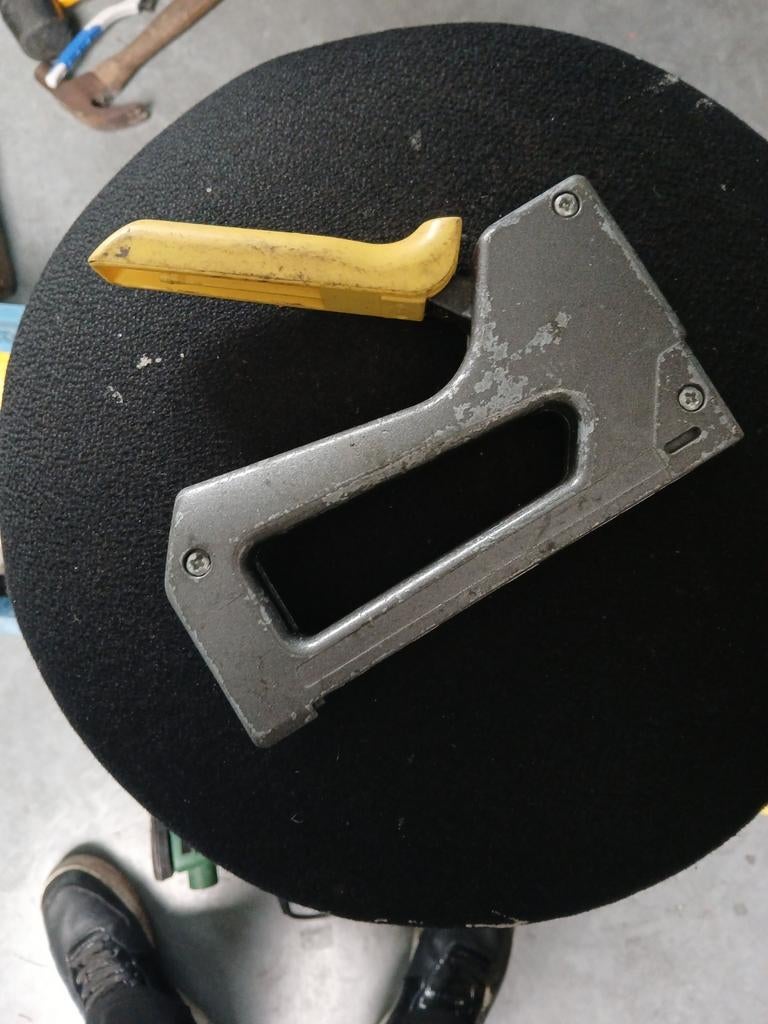 Stanley hand nietmachine, Enlèvement ou Envoi