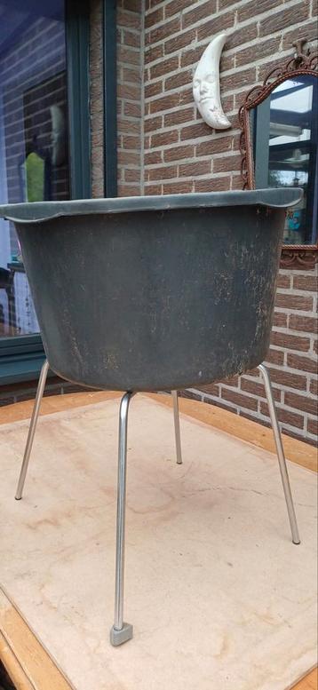 Metskuip, bloembak, plantenbak  beschikbaar voor biedingen