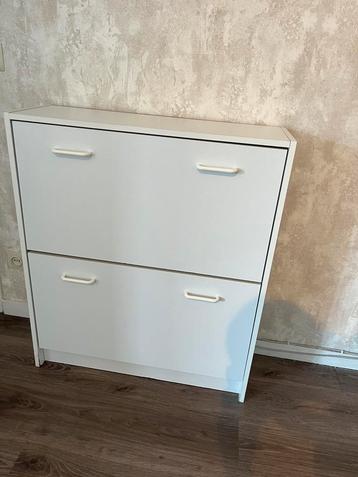 Schoenenkast beschikbaar voor biedingen