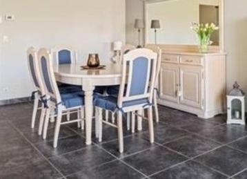 eetplaats/dressoir/eettafel/tv-kast beschikbaar voor biedingen