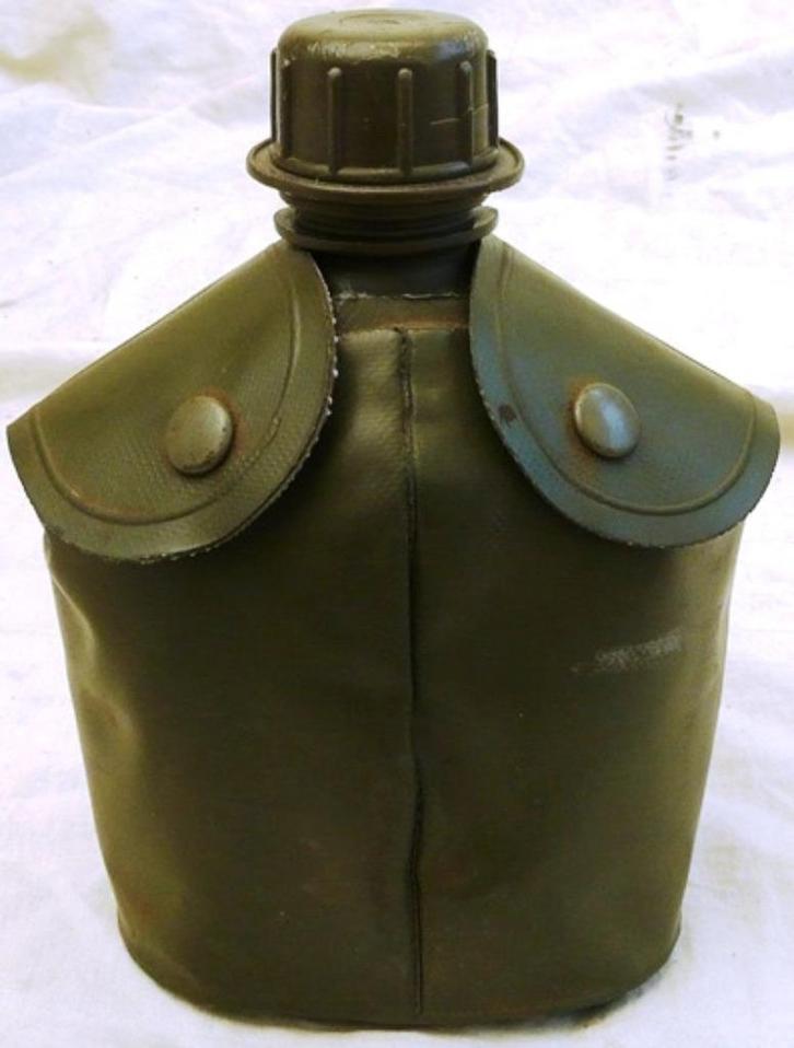 Veldfles, met Hoes & Beker, Koninklijke Landmacht, 1988.(2), Verzamelen, Militaria | Algemeen, Landmacht, Overige typen, Ophalen of Verzenden