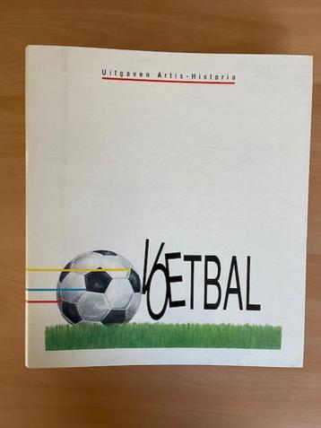 Artis Historia naslagwerk over Voetbal disponible aux enchères