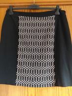 Zwarte rok met middenvoor strook met motieven. Maat 44., Taille 42/44 (L), Enlèvement ou Envoi, Bel & Bo, Noir