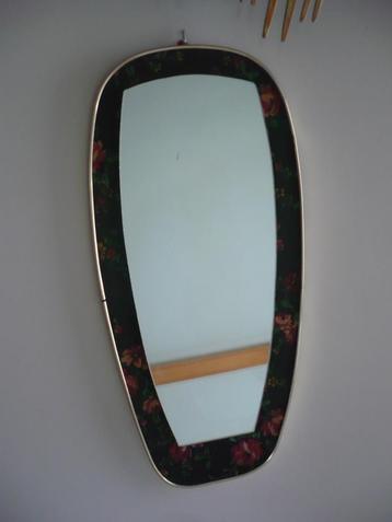 Knappe vintage fifties spiegel beschikbaar voor biedingen