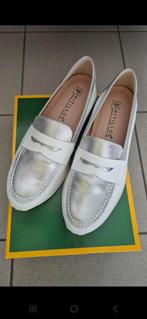 Nieuwe loafers Pitillos maat 40 wit zilver, Ophalen of Verzenden, Zo goed als nieuw, Wit