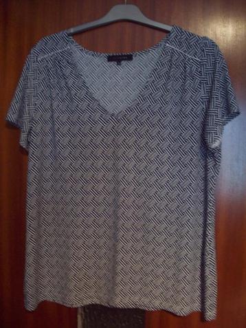 Blouse beschikbaar voor biedingen
