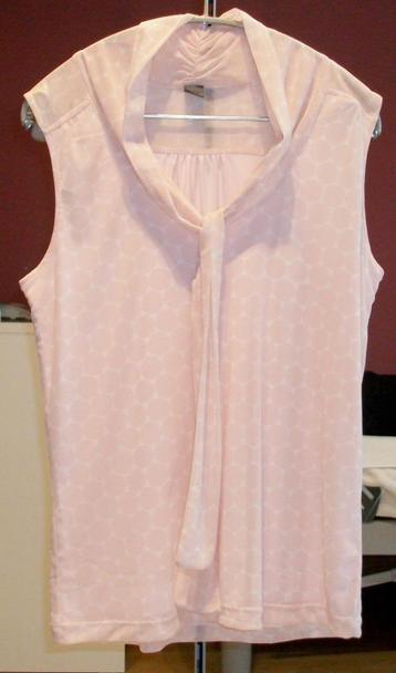 Te koop:Mooie witte lange blouse met bollen van "s'Oliver"40 beschikbaar voor biedingen