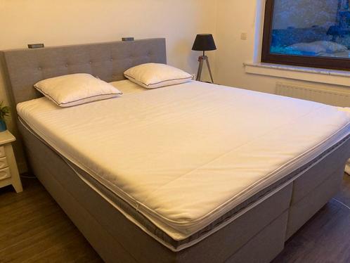 GERESERVEERD Grijze Boxspring 160x200 - zelf op te halen, Huis en Inrichting, Slaapkamer | Boxsprings, Zo goed als nieuw, Ophalen