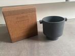 Oyoy Living Design - Bloempot Inka Kana small. Nieuw!, Steen, Rond, Ophalen of Verzenden, Binnen
