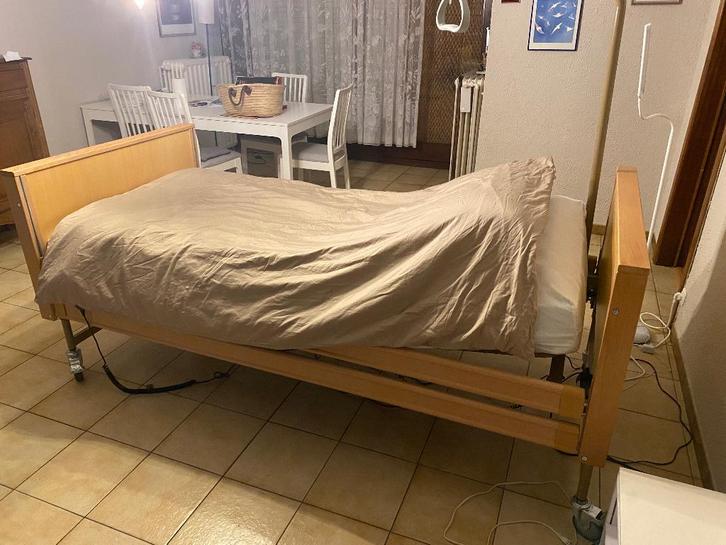 Lit médical électrique, Divers, Matériel Infirmier, Comme neuf, Enlèvement