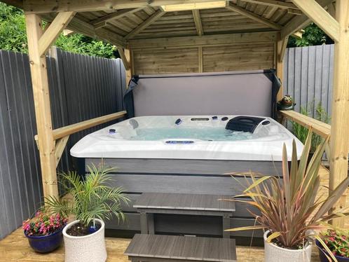 Nieuwe jacuzzi 5pers/touchscreen+muziek+80jets+Bluetooth, Tuin en Terras, Jacuzzi's, Nieuw, Afdekzeil, Trap, Ophalen