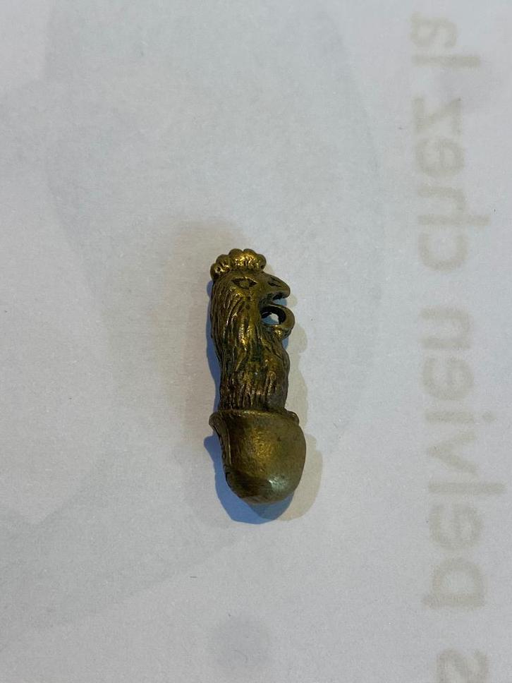 Pendentif amulette coq, Antiek en Kunst, Kunst | Niet-Westerse kunst, Ophalen of Verzenden