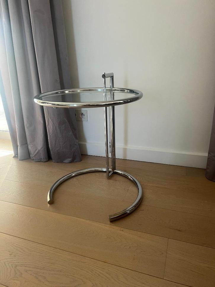 ORGINELE ClassiCon verstelbaar tafeltje E1027 met gravure, Maison & Meubles, Tables | Tables d'appoint, Comme neuf, Rond, 60 cm ou plus