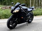 Yamaha R6 - Volledig zwart - Akrapovic - uitstekende staat!, Motoren, Motoren | Yamaha, 4 cilinders, Motorrijbewijs A, Super Sport