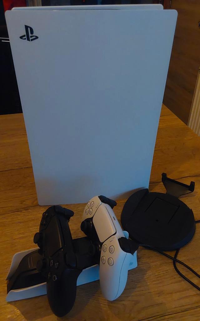 playstation 5 + controllers, Games en Spelcomputers, Spelcomputers | Sony PlayStation 5, Zo goed als nieuw, Playstation 5, Ophalen