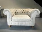 Chesterfield fauteuil beige stof houten poten eigentijds, Ophalen, Nieuw, Hout