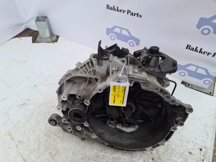 Versnellingsbak van een Volvo V40, Auto-onderdelen, Transmissie en Toebehoren, Volvo, Gebruikt, 3 maanden garantie