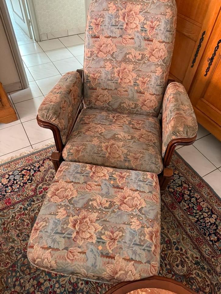 2 fauteuils relax électriques + 2 repose-pieds, Antiek en Kunst, Antiek | Meubels | Stoelen en Sofa's, Ophalen