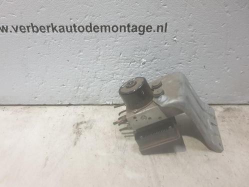 ABS POMP Volvo V70 (SW) (01-1999/12-2008) (8671224), Auto-onderdelen, Overige Auto-onderdelen, Volvo, Gebruikt