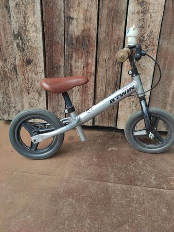 B'Twin loopfiets zilver, Enlèvement, Comme neuf, Vélo d'équilibre