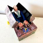 Everlast Dracula In A Coffin Mecanical Windup Coin Bank, Antiek en Kunst, Ophalen of Verzenden