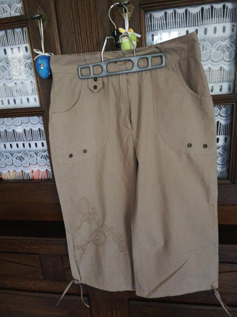 Pantacourt dame La fée maraboutee. Beige. Taille 36.Neuf., Enlèvement ou Envoi, Comme neuf, Beige