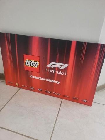LEGO F1 kartonnen collector display beschikbaar voor biedingen