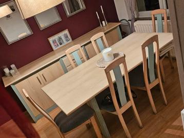 Salle à manger  beschikbaar voor biedingen