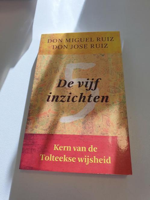 Don Miguel Ruiz - De vijf inzichten plus 1 boek gratis, Boeken, Esoterie en Spiritualiteit, Zo goed als nieuw, Ophalen of Verzenden