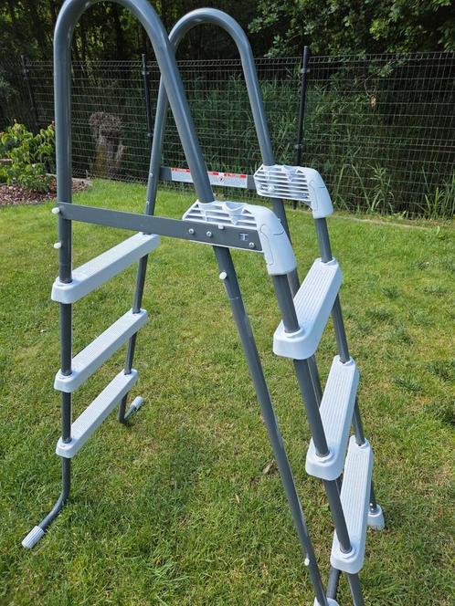 Intex Krystal Clear zwembad  ladder 1,1m, Tuin en Terras, Zwembad-toebehoren, Zo goed als nieuw, Ladder, Ophalen